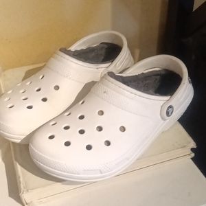 Crocs woman's size 9